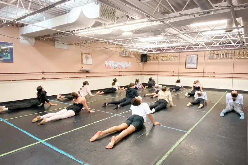 Alixa flexibility class at an Ottawa Dance Studio